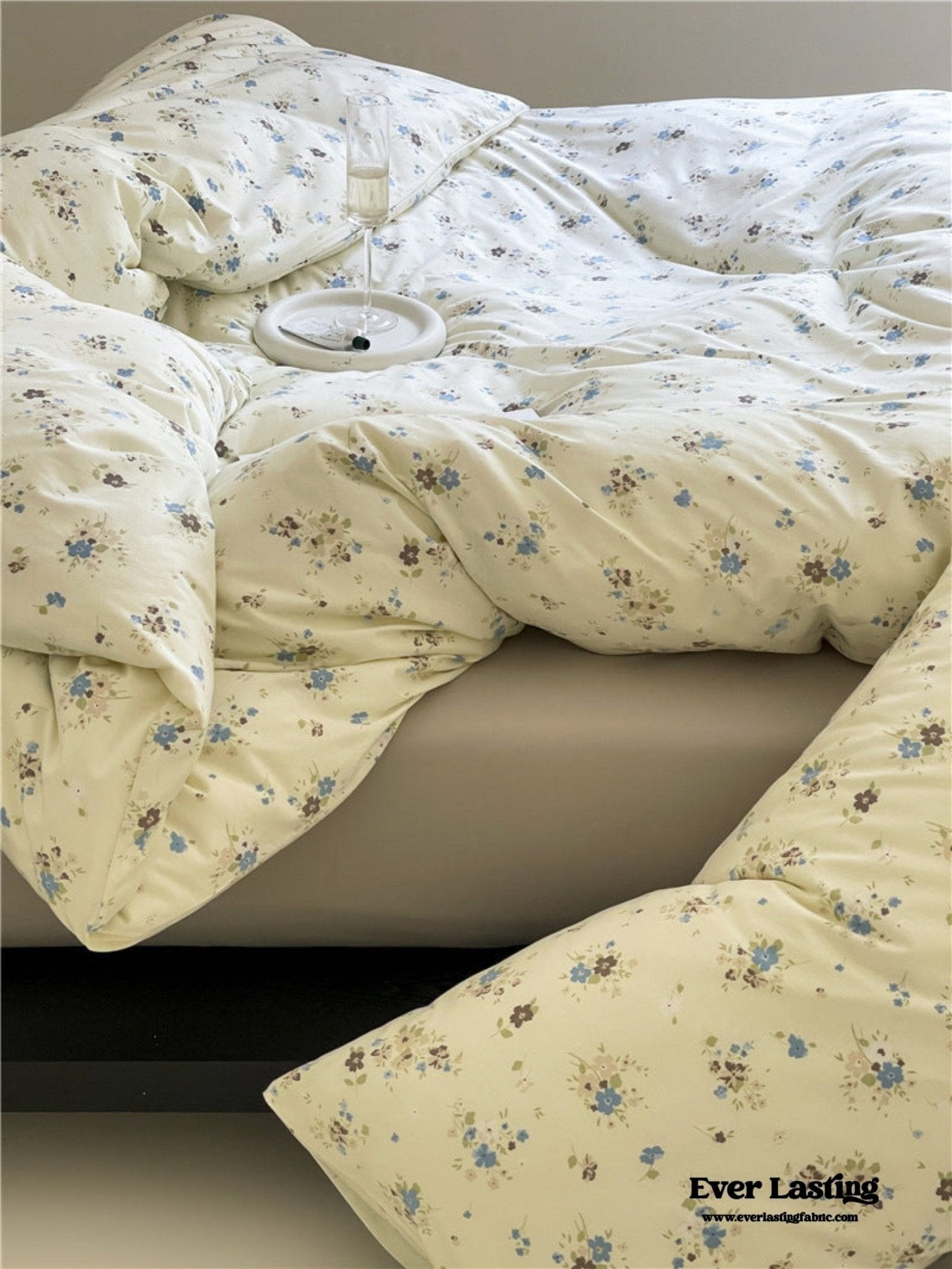 Jersey Knit Cotton Floral Bedding Set / White + Dark Blue - Ever Lasting