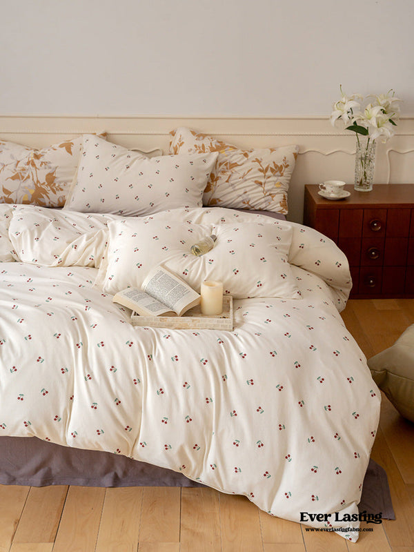 Jersey Knit Floral Bedding Set / Cherry White