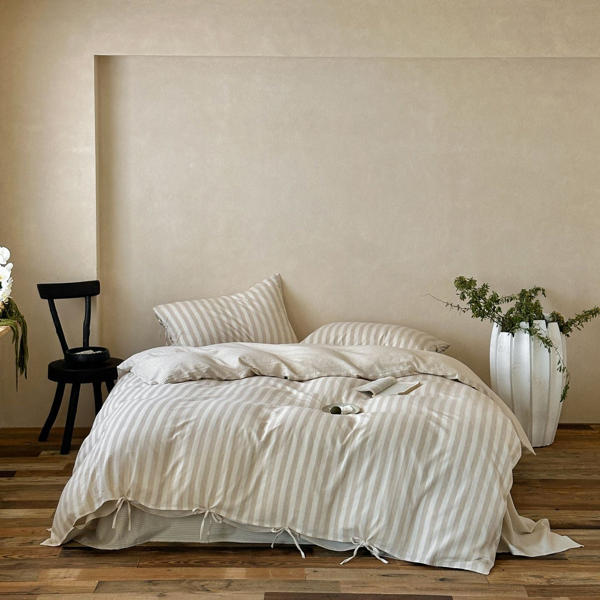Leah Bow Tied Striped Bedding Set | Elegant Bed Set | Ever Lasting