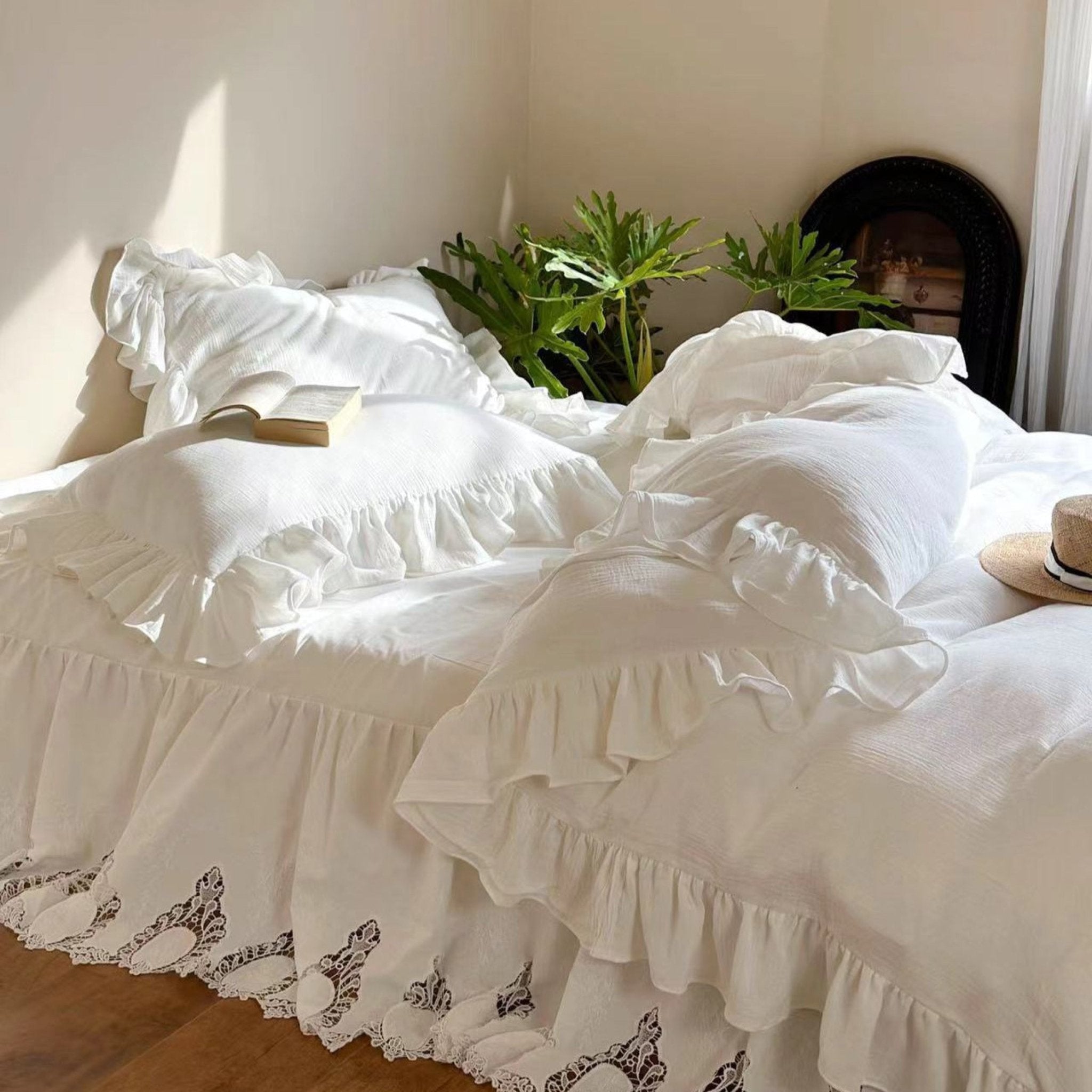 Liliane Elegant Ruffle Double Gauze Bedding Set / Hollow Out - Ever Lasting