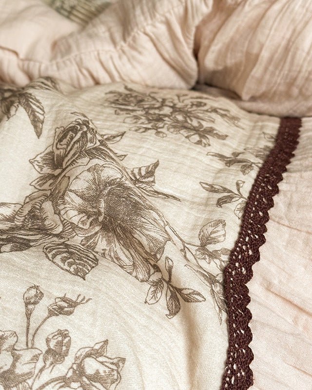 Lillian Retro Floral Ruffle Bedding Bundle - Ever Lasting