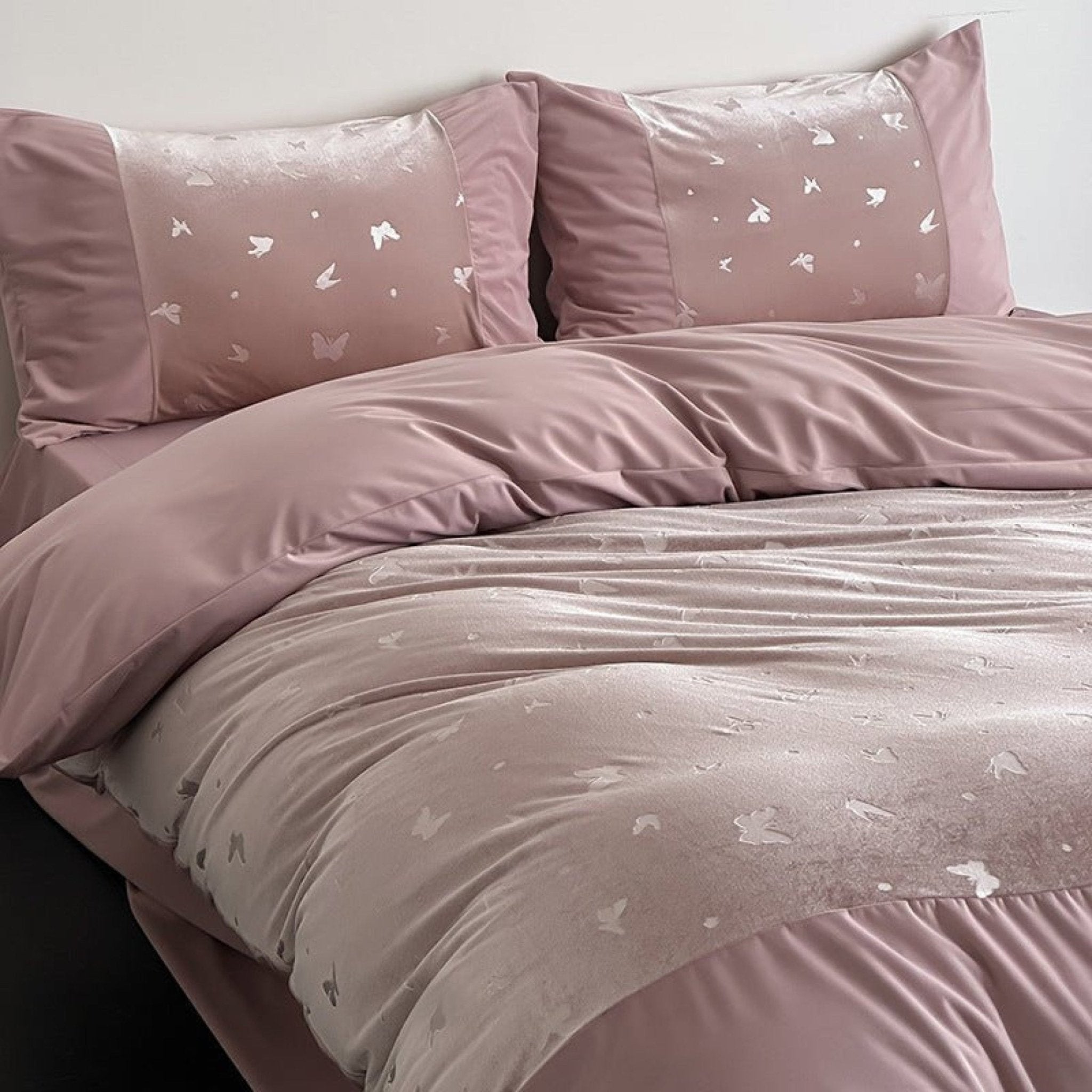 Lilou Velvet Butterfly Bedding Set / Pink Blush - Ever Lasting