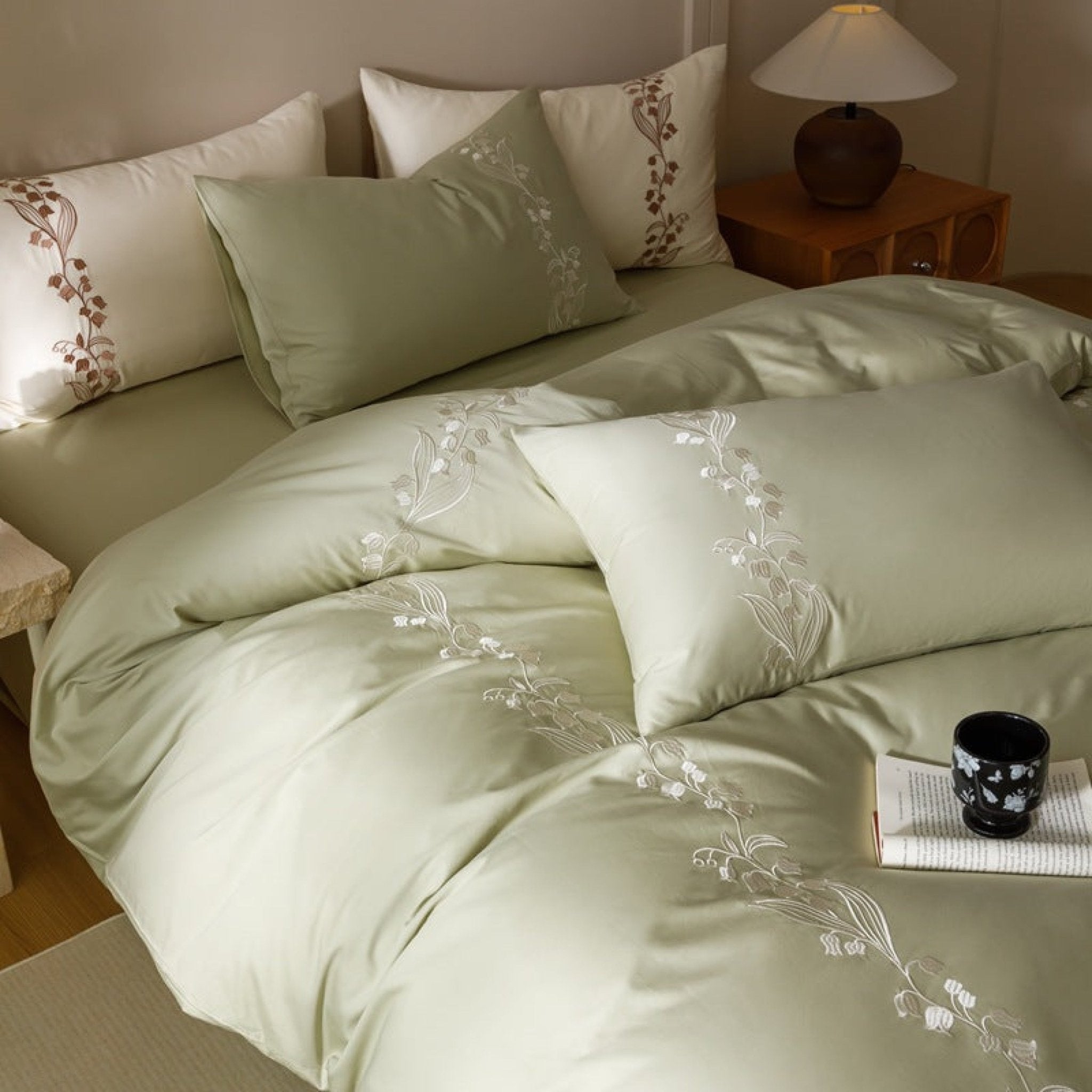 Lily of the Valley Embroidered Silky Bedding Set / Cream - Ever Lasting