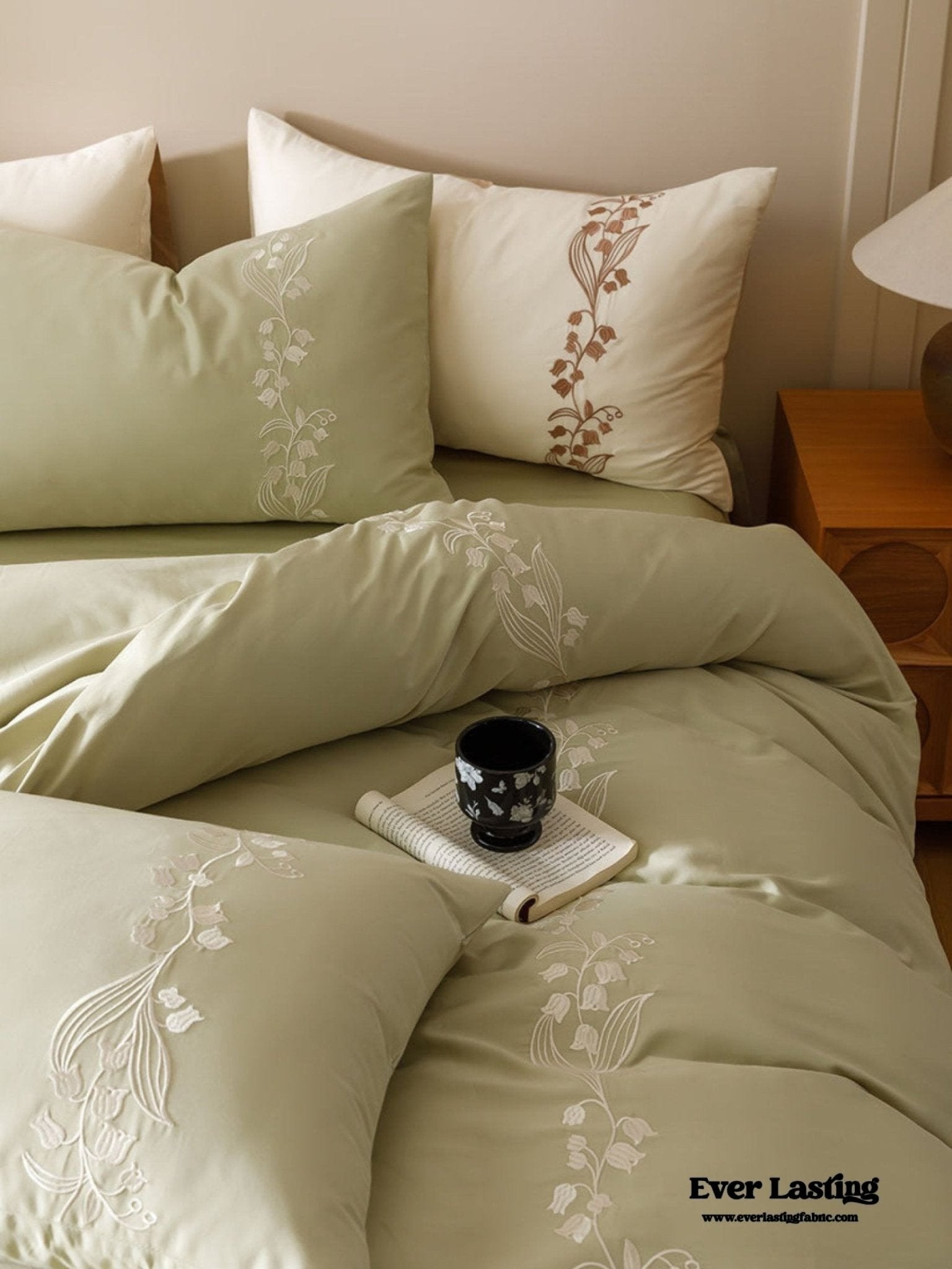 Lily of the Valley Embroidered Silky Bedding Set / Purple - Ever Lasting