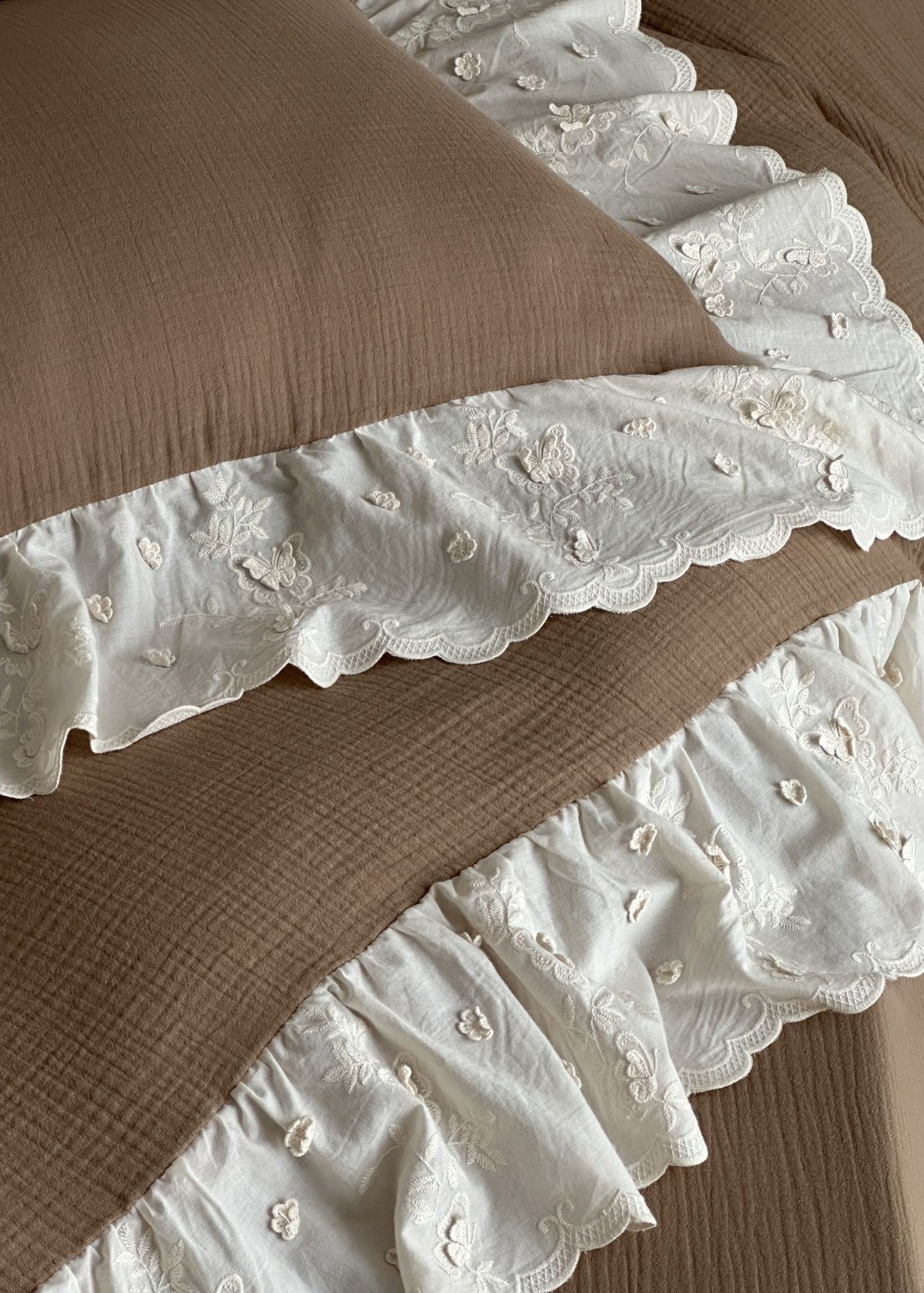  - Ever Lasting - Linden Ruffle Lace Bedding Bundle - Bedding Set - Ever Lasting