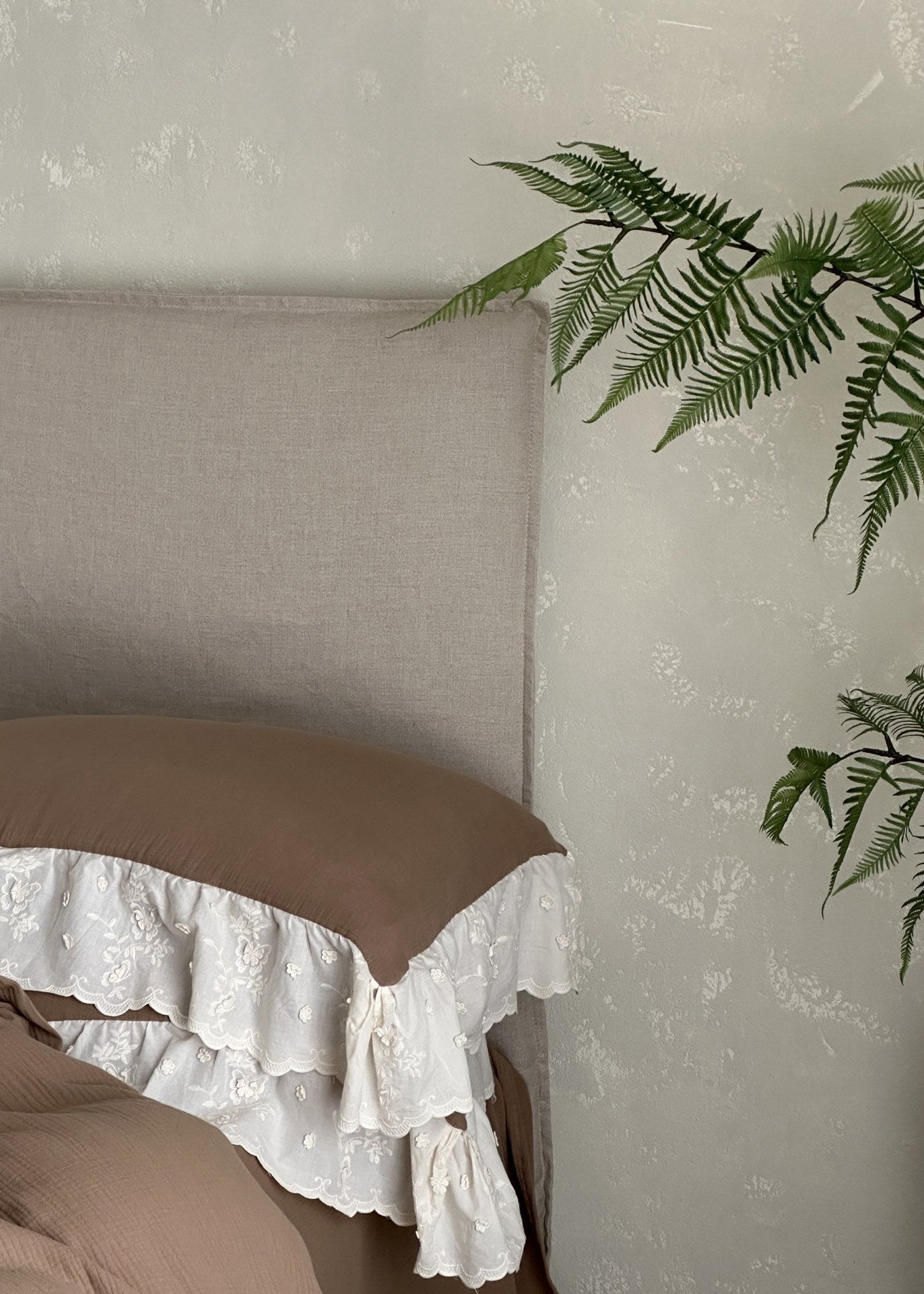  - Ever Lasting - Linden Ruffle Lace Bedding Bundle - Bedding Set - Ever Lasting