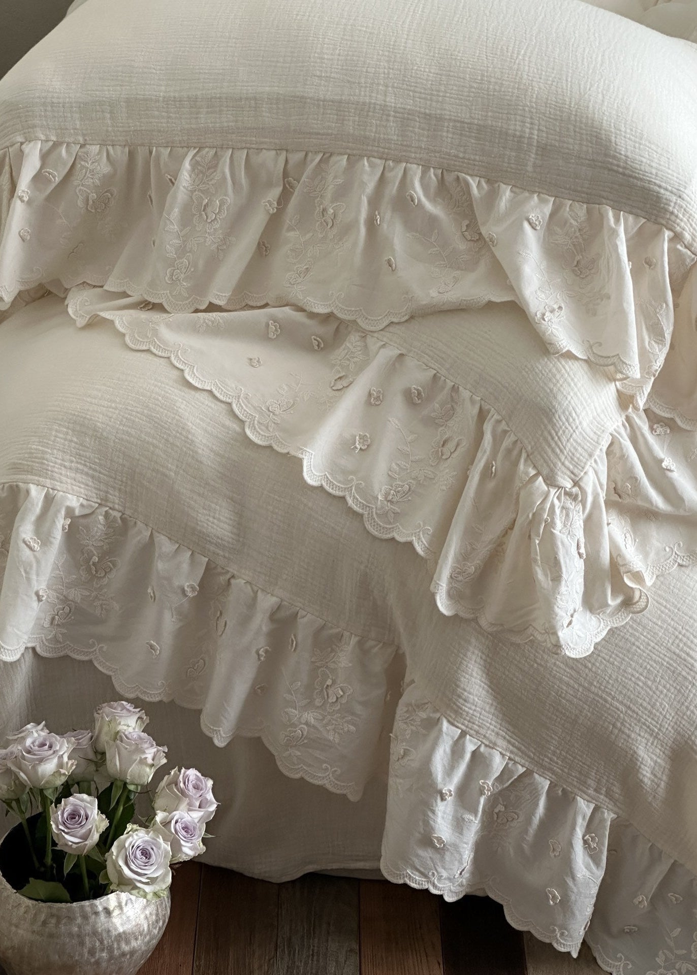  - Ever Lasting - Linden Ruffle Lace Bedding Bundle - Bedding Set - Ever Lasting
