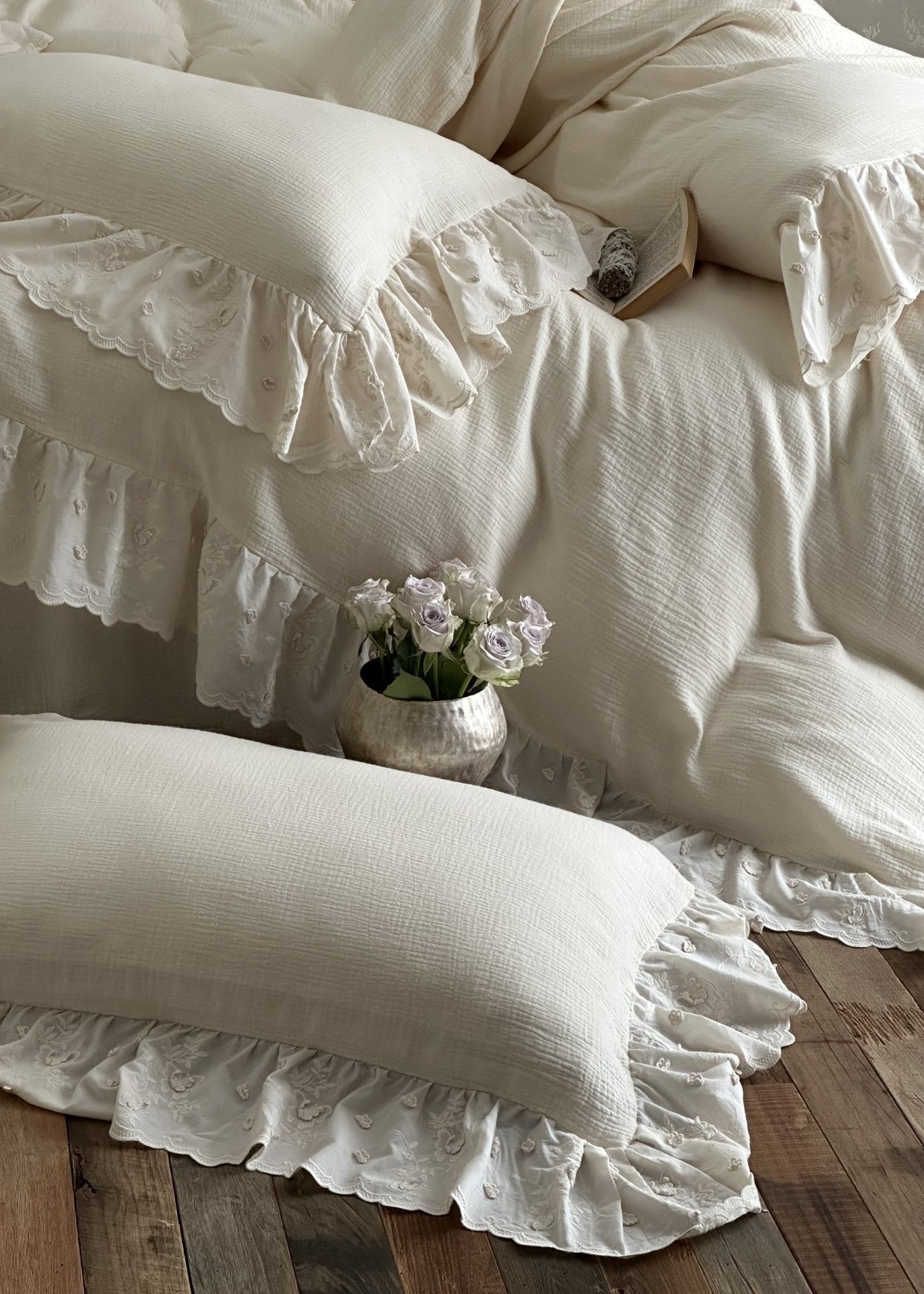  - Ever Lasting - Linden Ruffle Lace Bedding Bundle - Bedding Set - Ever Lasting