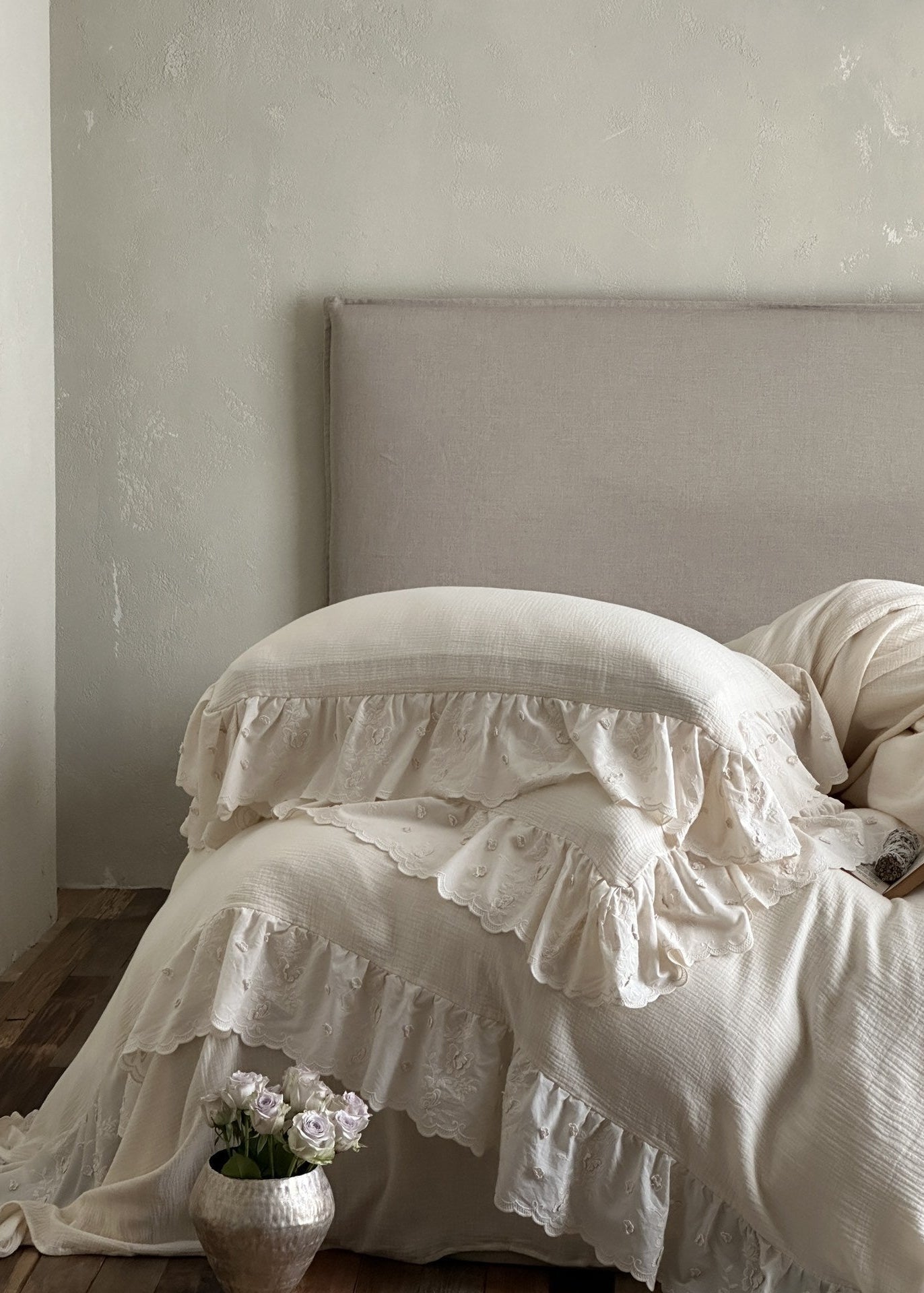  - Ever Lasting - Linden Ruffle Lace Bedding Bundle - Bedding Set - Ever Lasting