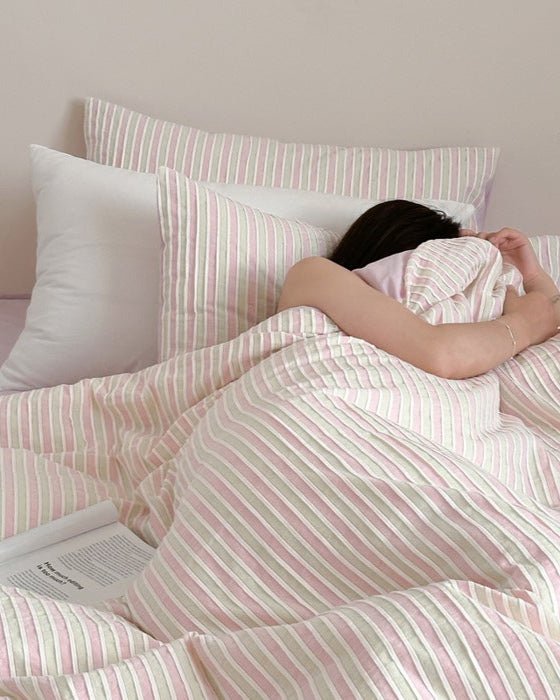 Logan Modern Pleated Striped Bedding Bundle - Ever Lasting