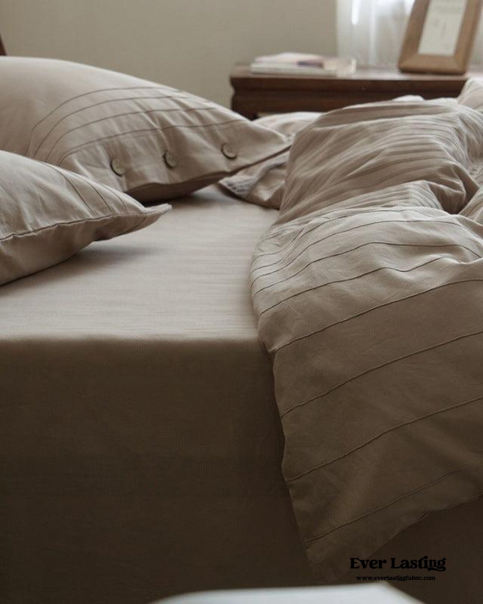 Milo Minimalist Solid Button Bedding Set / Brown - Ever Lasting