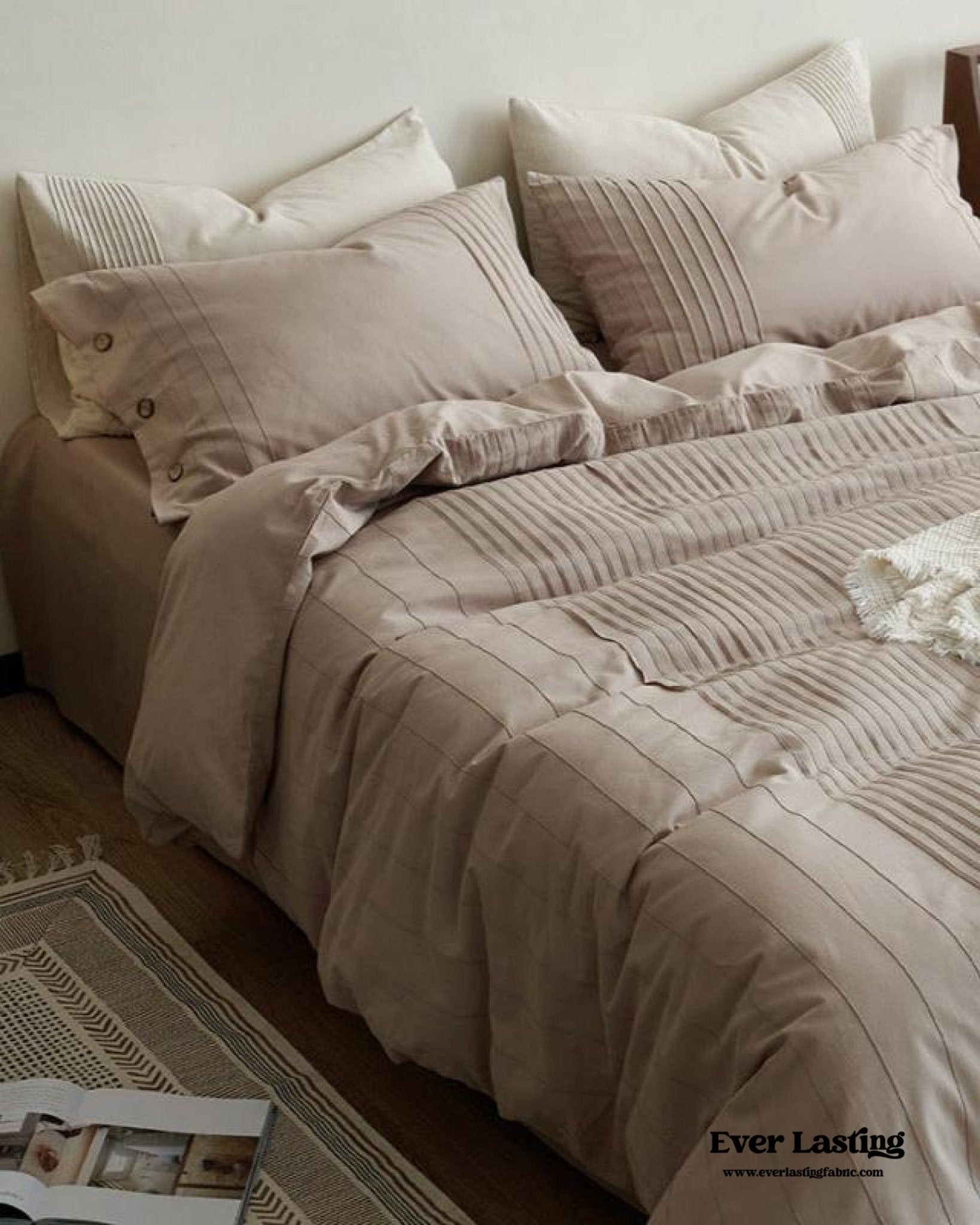 Milo Minimalist Solid Button Bedding Set / Pink - Ever Lasting