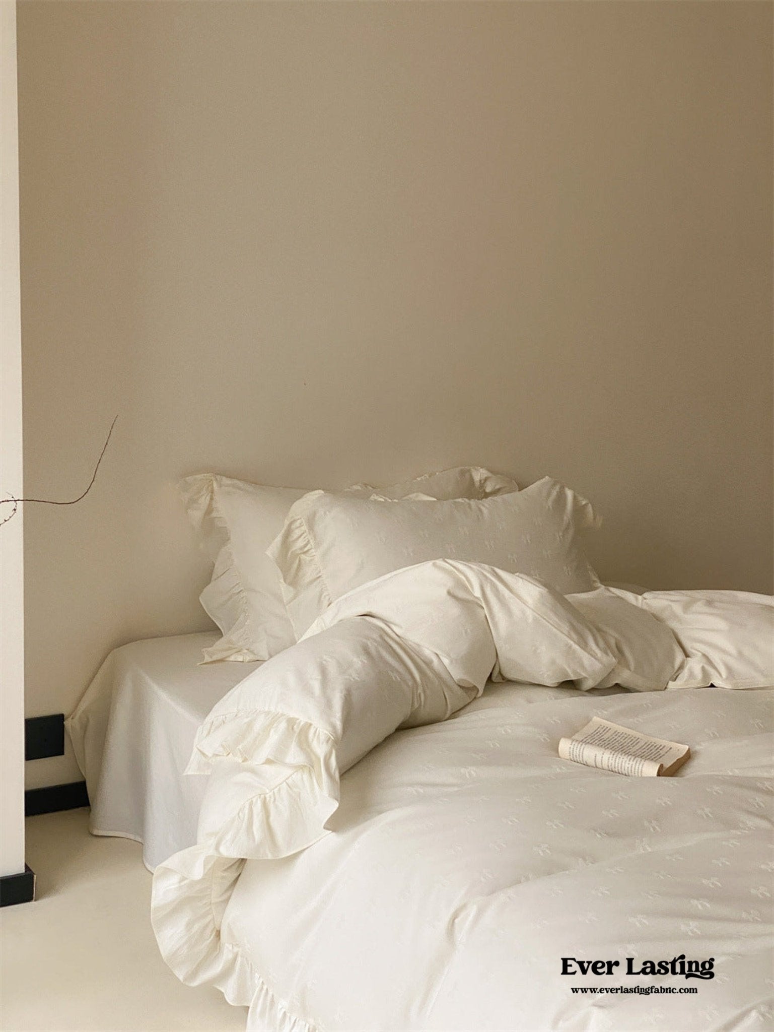 Mimi Ribbon Ruffle White Bedding Bundle - Ever Lasting