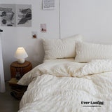 Minimal Bubble Textured Bedding Set / White