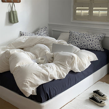 Minimal Floral Bedding Set / White + Dark Blue Small Flat