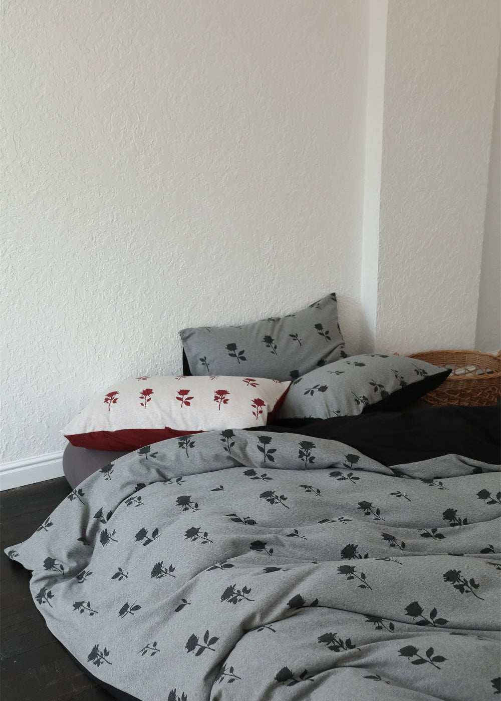  - Ever Lasting - Nadia Floral Jacquard Bedding Set / Red - Bedding Set - Ever Lasting