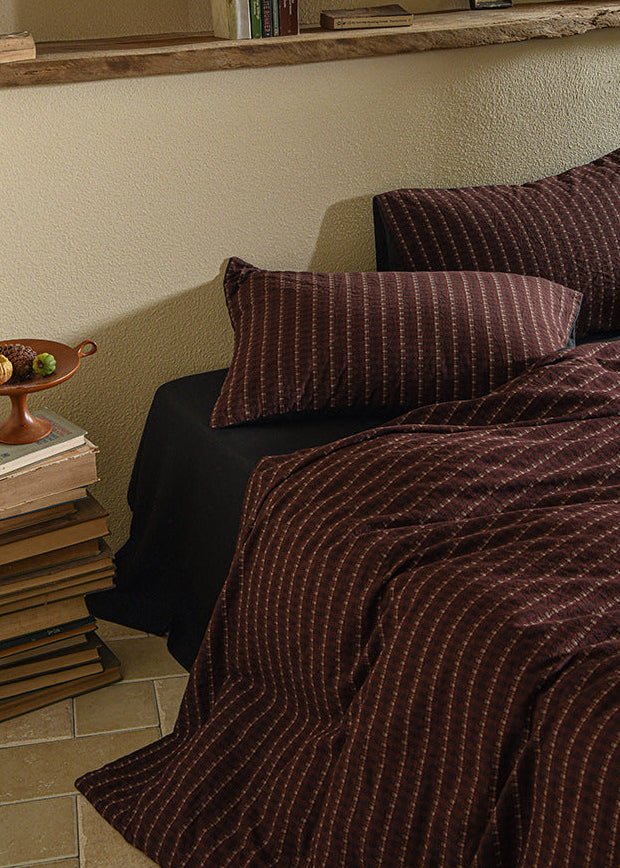  - Ever Lasting - Nathaniel Striped Jacquard Bedding Set / Black - Bedding Set - Ever Lasting