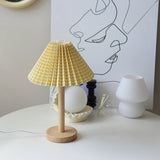 Oak Wood Table Lamp Pleated / Yellow Light