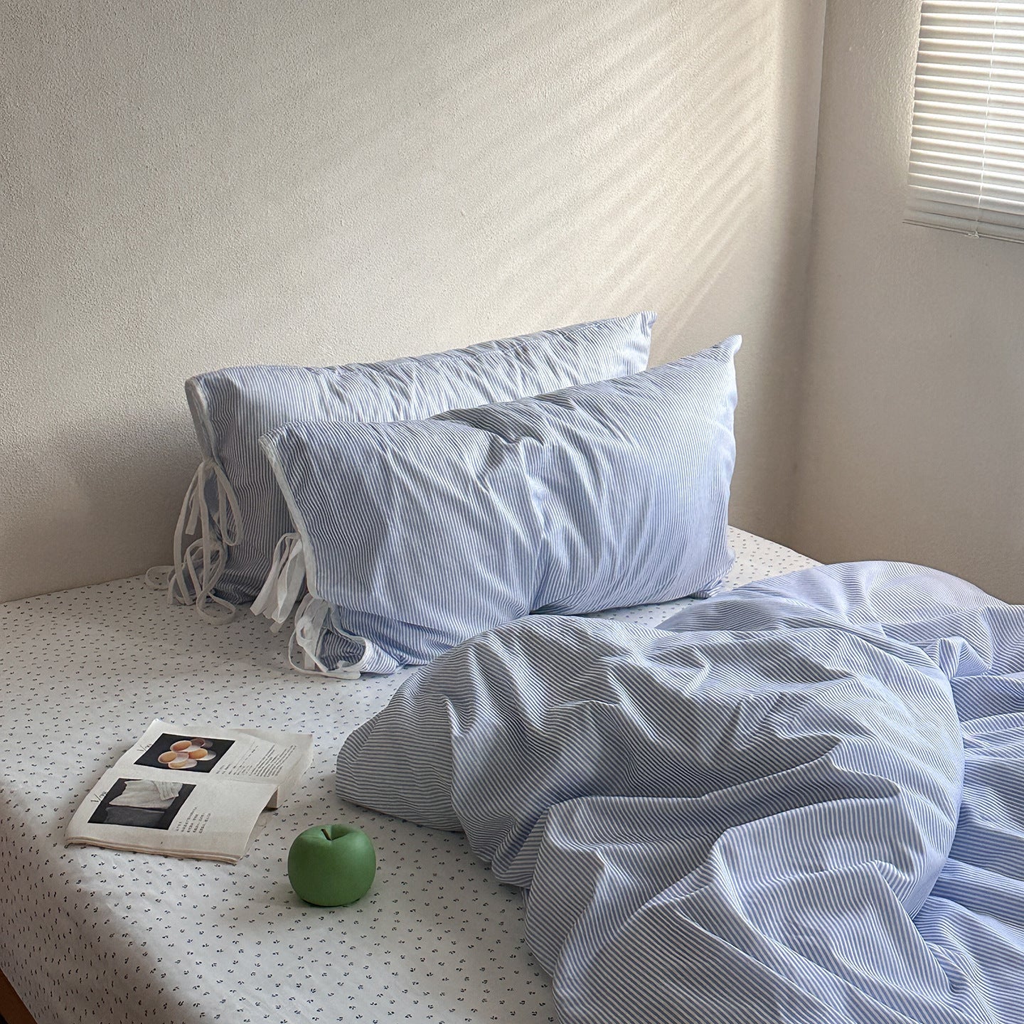  - Ever Lasting - Paloma Striped Floral Bedding Set / White - Bedding Set - Ever Lasting