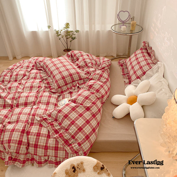 Plaid Ruffle Bedding Set / Red