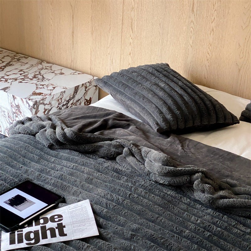  - Ever Lasting - Plush Cozy Jacquard Blanket / Blue - Blankets - Ever Lasting