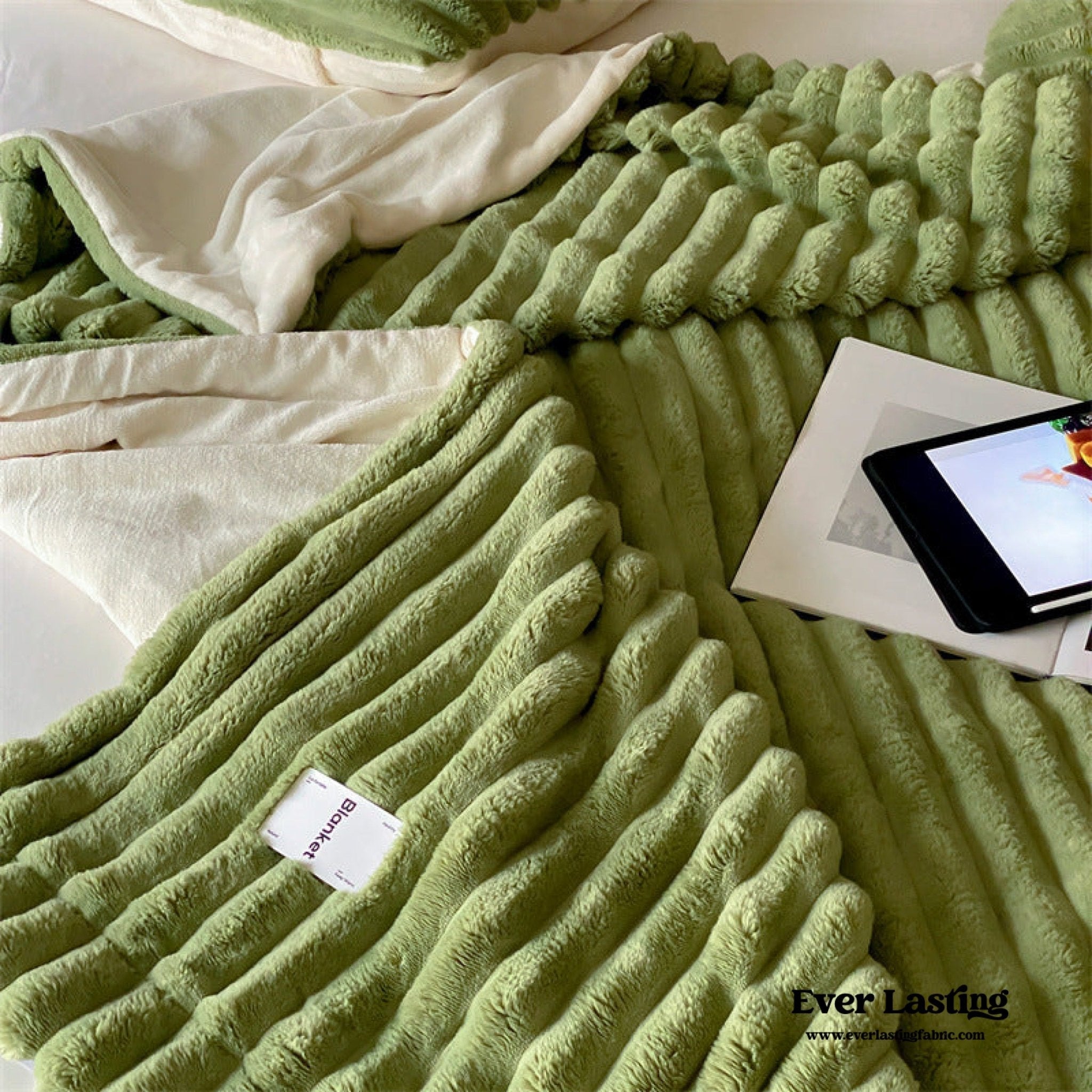 Plush Cozy Jacquard Blanket / Cream White - Ever Lasting