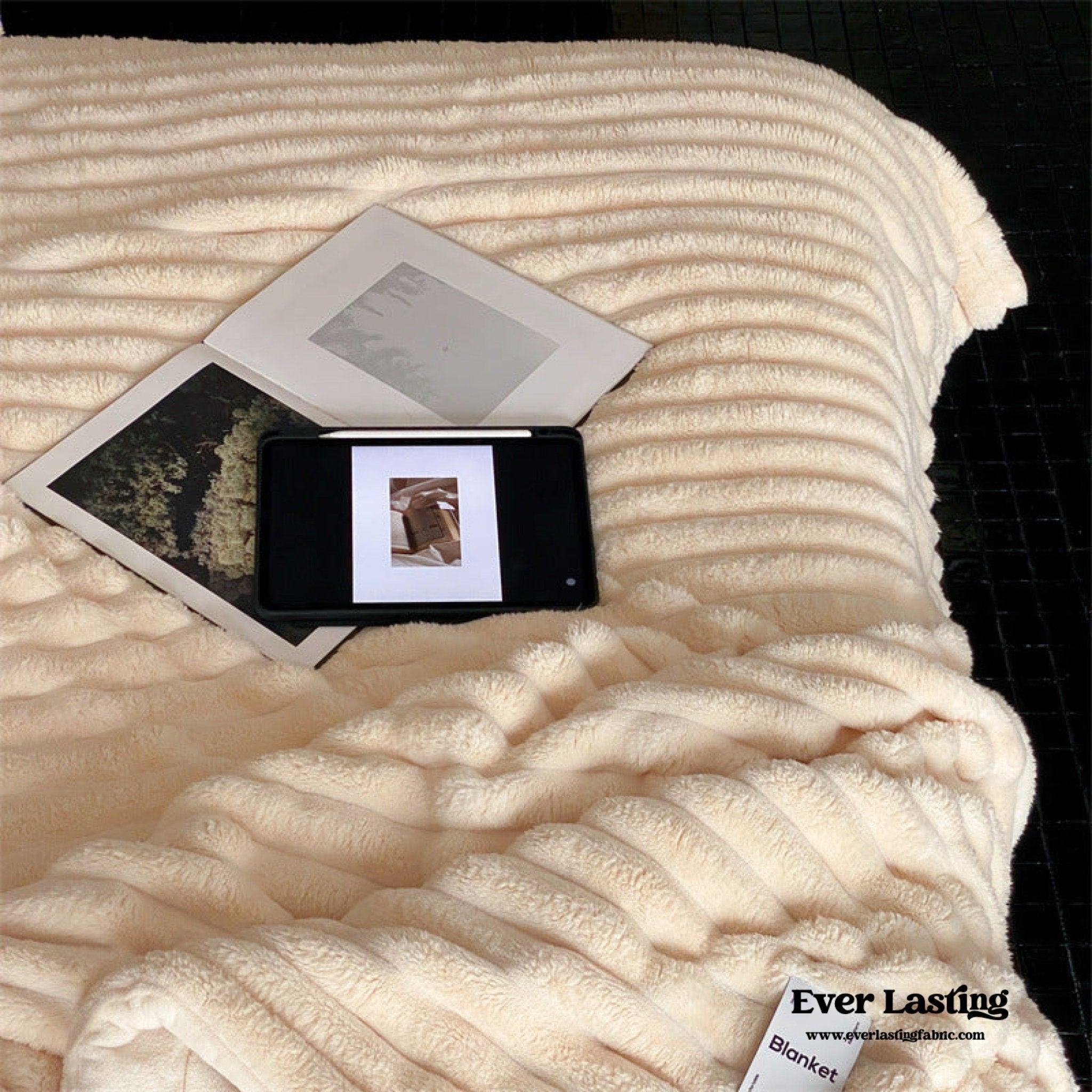 Plush Cozy Jacquard Blanket / Cream White - Ever Lasting