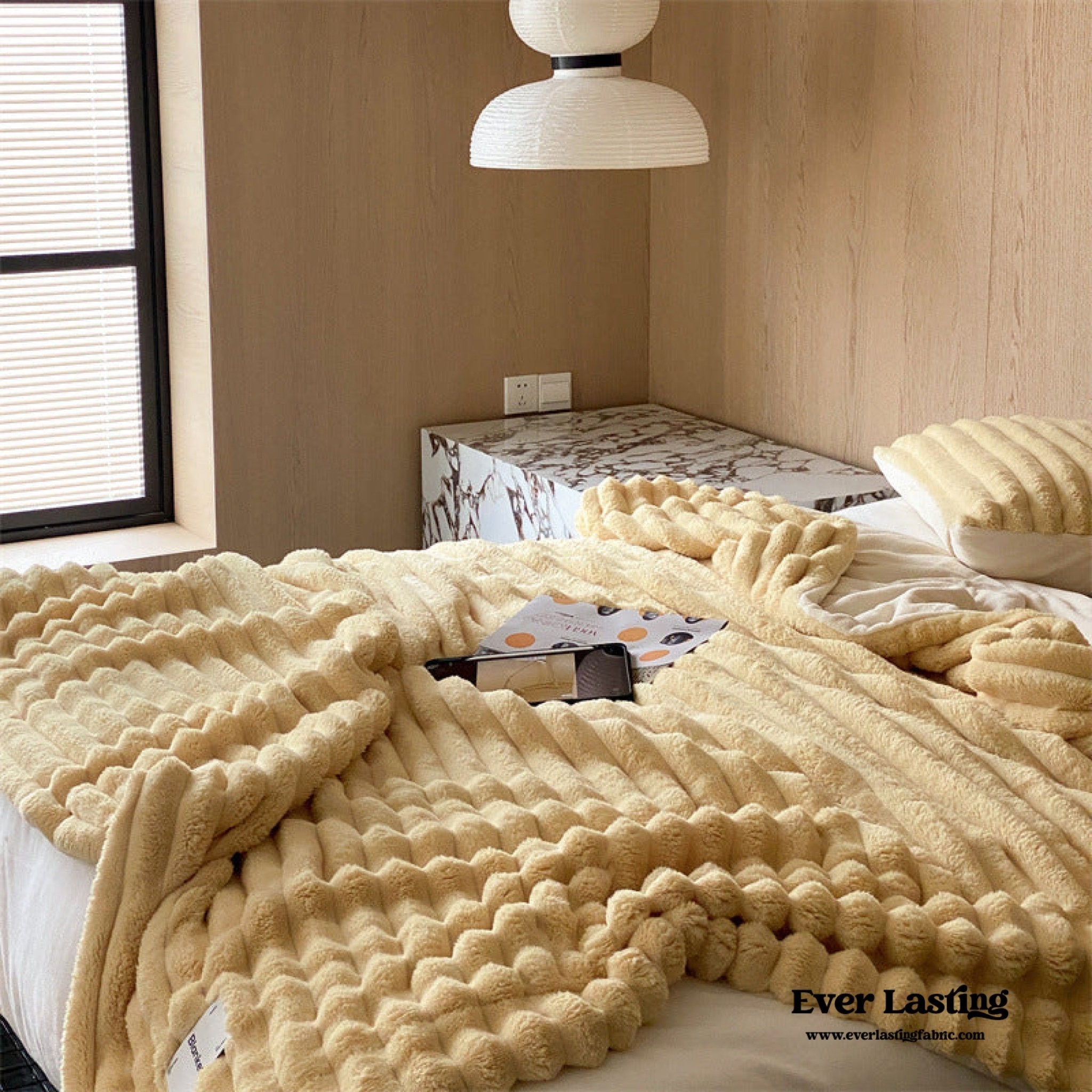 Plush Cozy Jacquard Blanket / Cream White - Ever Lasting