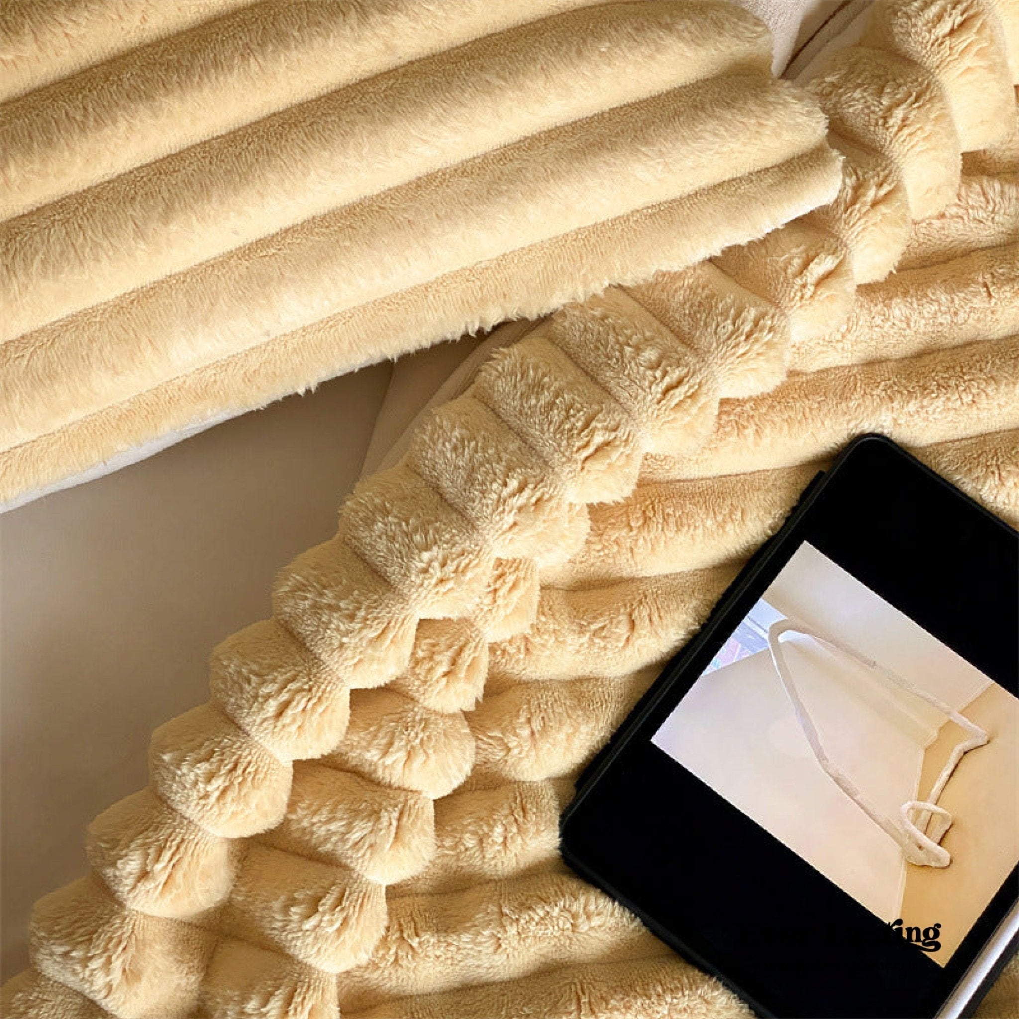 Plush Cozy Jacquard Blanket / Cream White - Ever Lasting