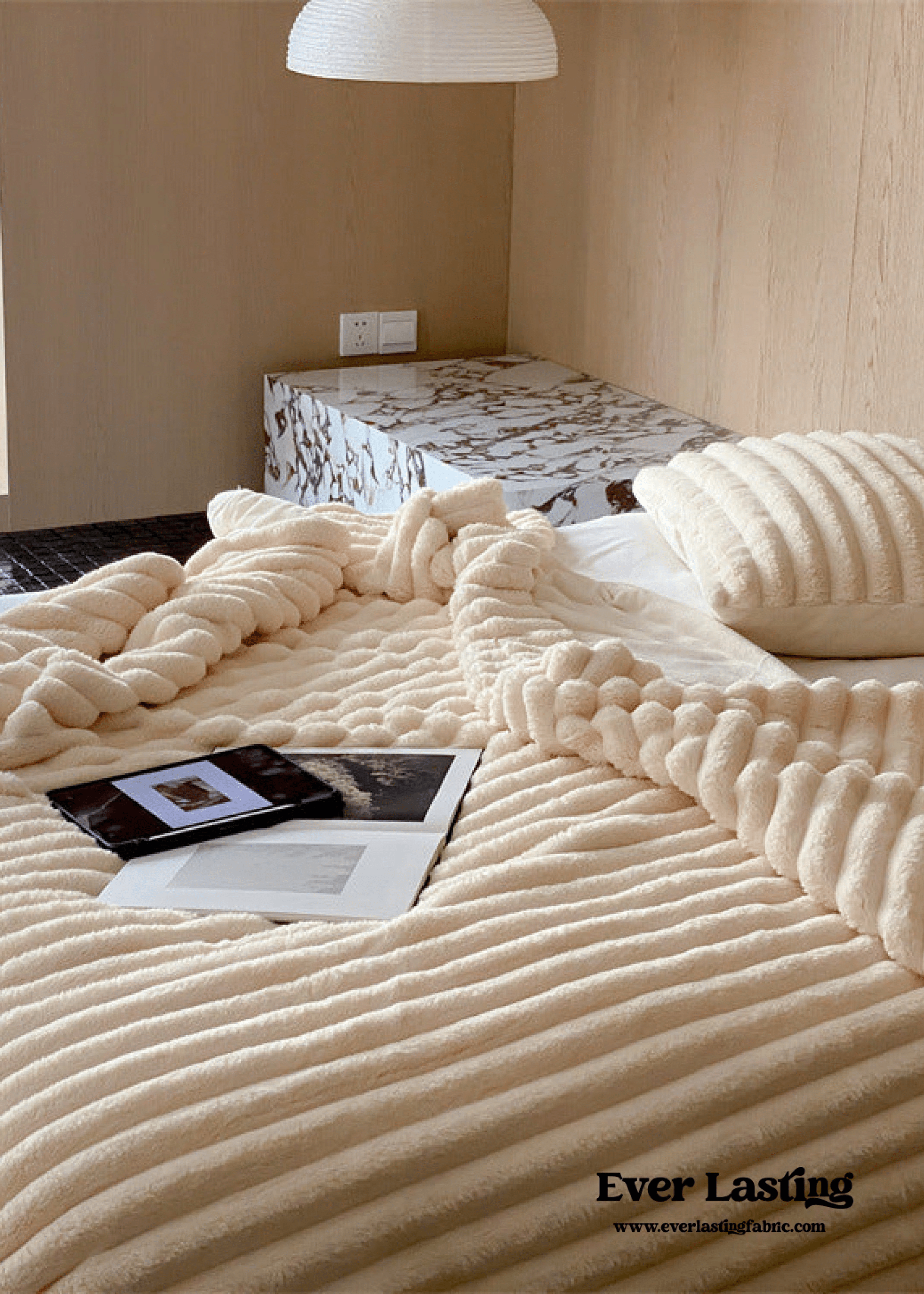  - Ever Lasting - Plush Cozy Jacquard Blanket / Cream White - Blankets - Ever Lasting