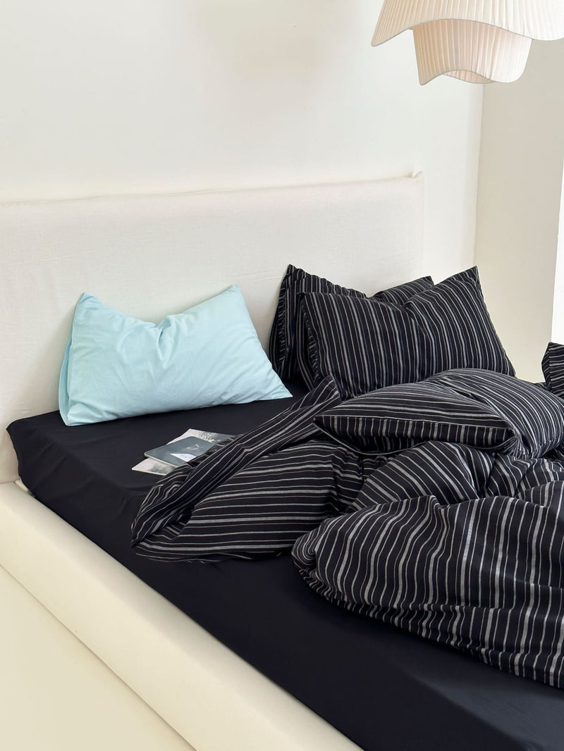 Refreshing Stripe Bedding Set / Blue Thick Black Assorted Small Flat