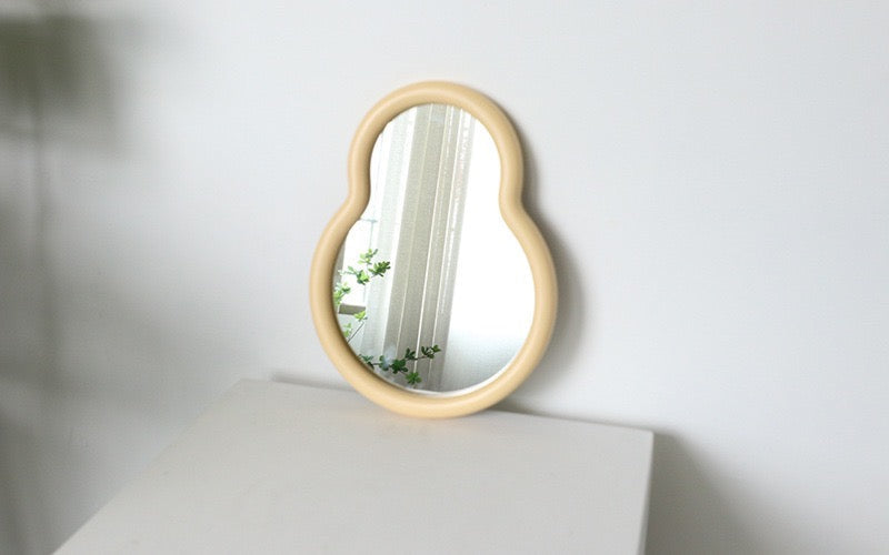 Retro Wooden Mirror / Yellow Pear