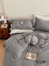 Scandinavian Overlock Striped Bedding Set / Gray