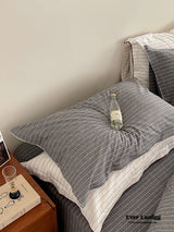 Scandinavian Overlock Striped Bedding Set / Gray