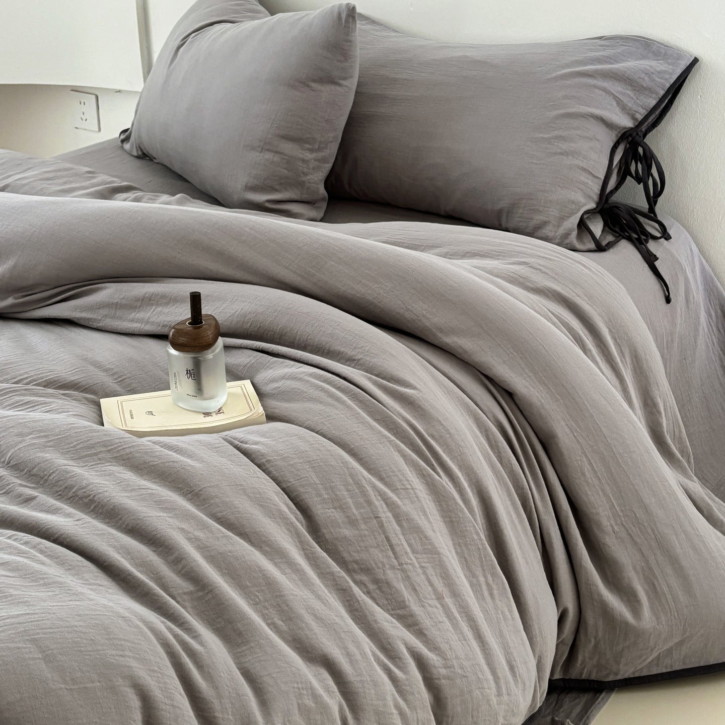  - Ever Lasting - Serena Ribbon Tied Bedding Set / Pink - Bedding Set - Ever Lasting