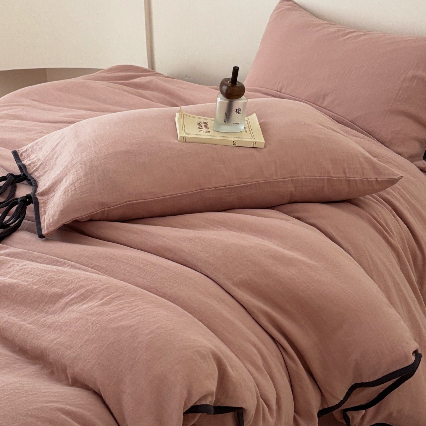  - Ever Lasting - Serena Ribbon Tied Bedding Set / Pink - Bedding Set - Ever Lasting