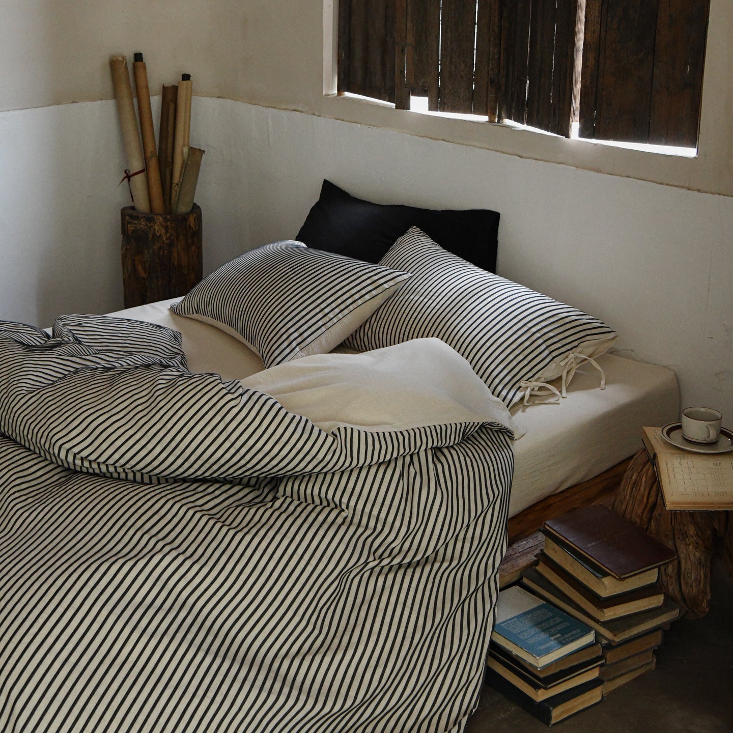  - Ever Lasting - Silas Striped Jacquard Bedding Set / White - Bedding Set - Ever Lasting