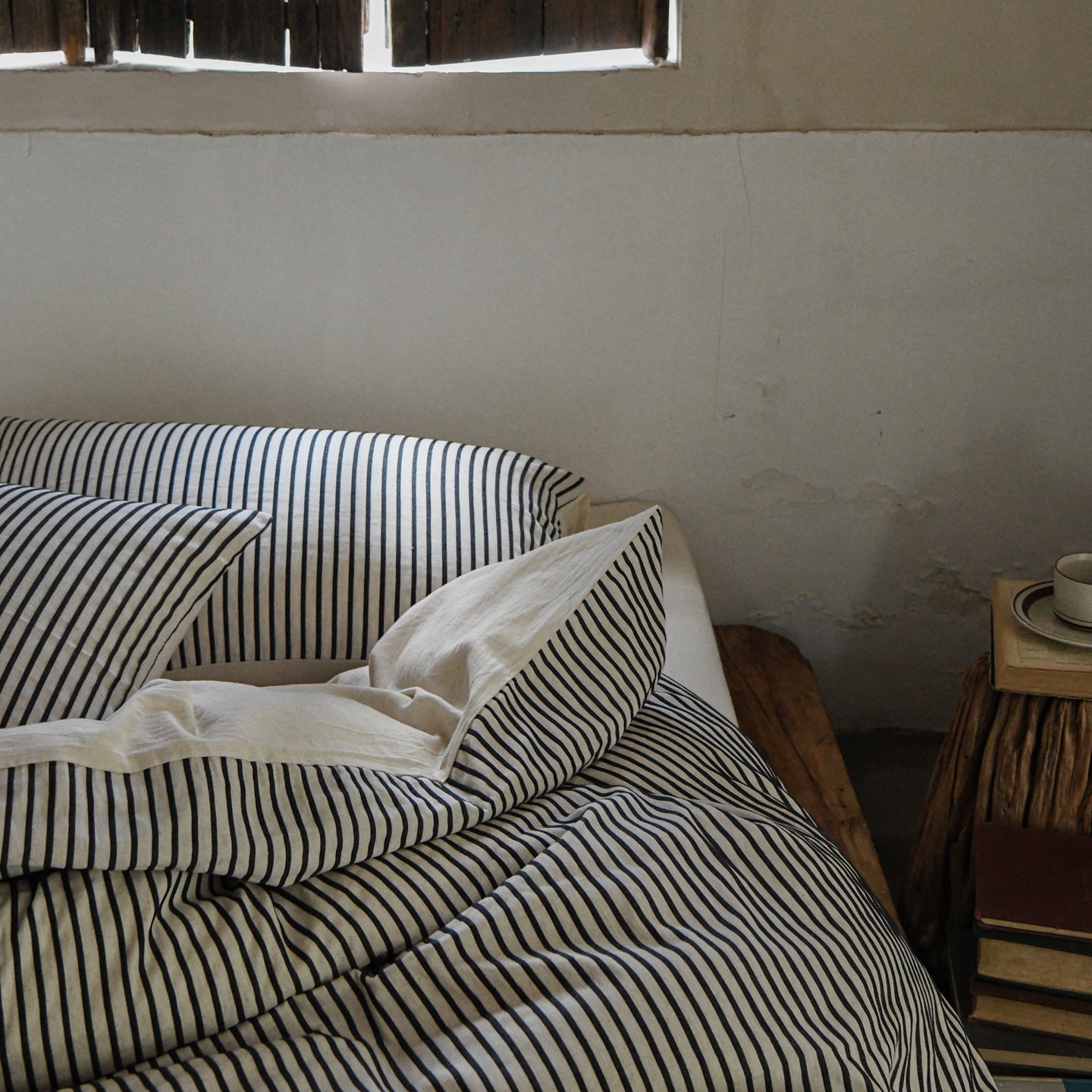  - Ever Lasting - Silas Striped Jacquard Bedding Set / White - Bedding Set - Ever Lasting