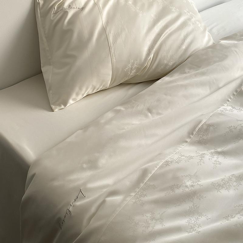  - Ever Lasting - Silky Floral Bedding Set / Snow White - Bedding Set - Ever Lasting