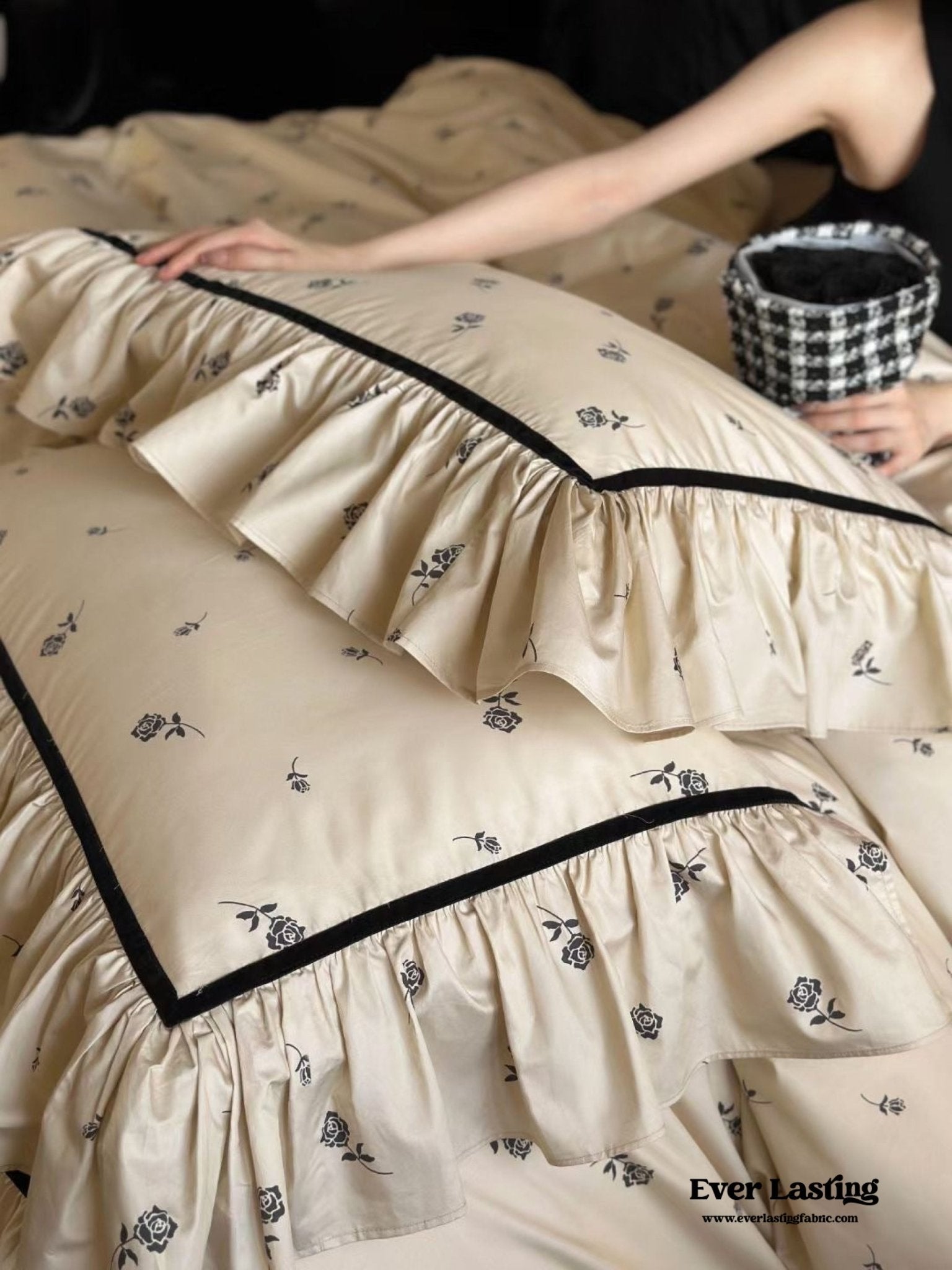 Silky French Black Rose Bedding Set - Ever Lasting