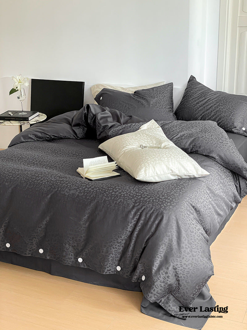 Silky Leopard Buttoned Bedding Set / Black Gray