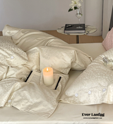 Silky Leopard Buttoned Bedding Set / Ivory White