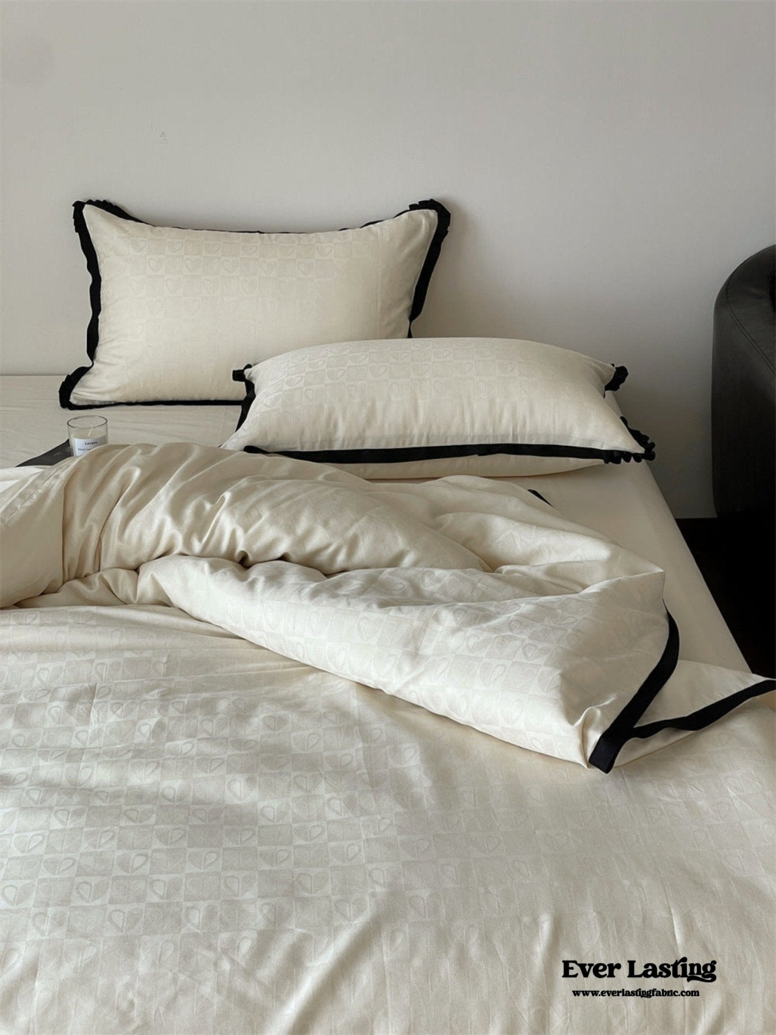 Silky Luxury Heart Textured Bedding Set / Cream - Ever Lasting