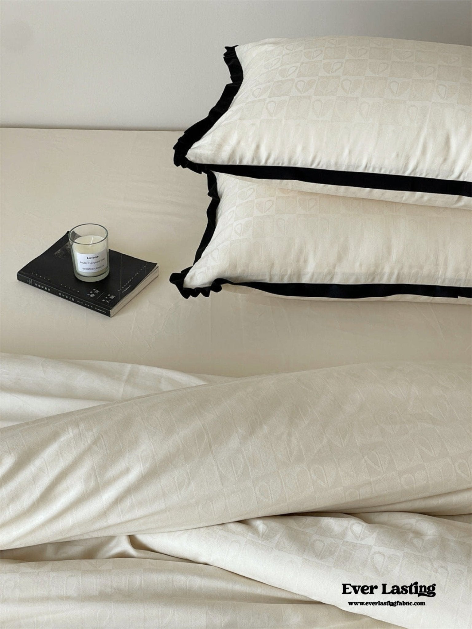 Silky Luxury Heart Textured Bedding Set / Cream - Ever Lasting