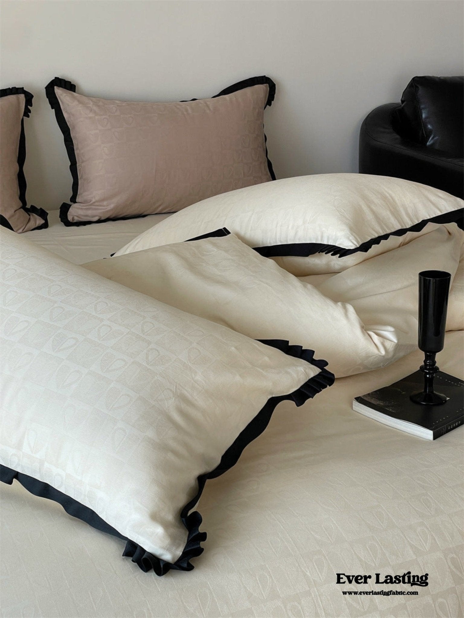 Silky Luxury Heart Textured Bedding Set / Cream - Ever Lasting