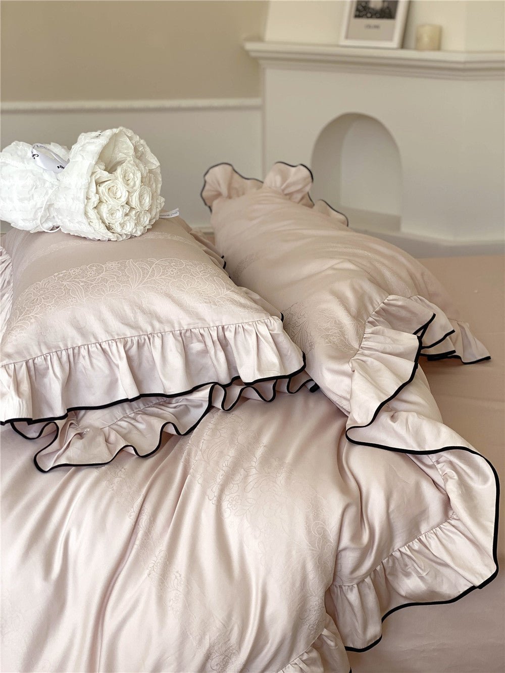  - Ever Lasting - Silky Ruffle Bedding Set / Ivory White - Bedding Set - Ever Lasting