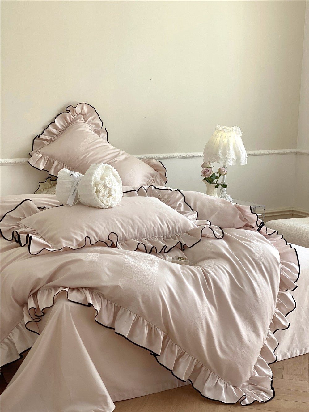  - Ever Lasting - Silky Ruffle Bedding Set / Ivory White - Bedding Set - Ever Lasting