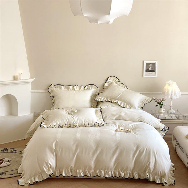 Silky Ruffle Bedding Set / White Medium Flat