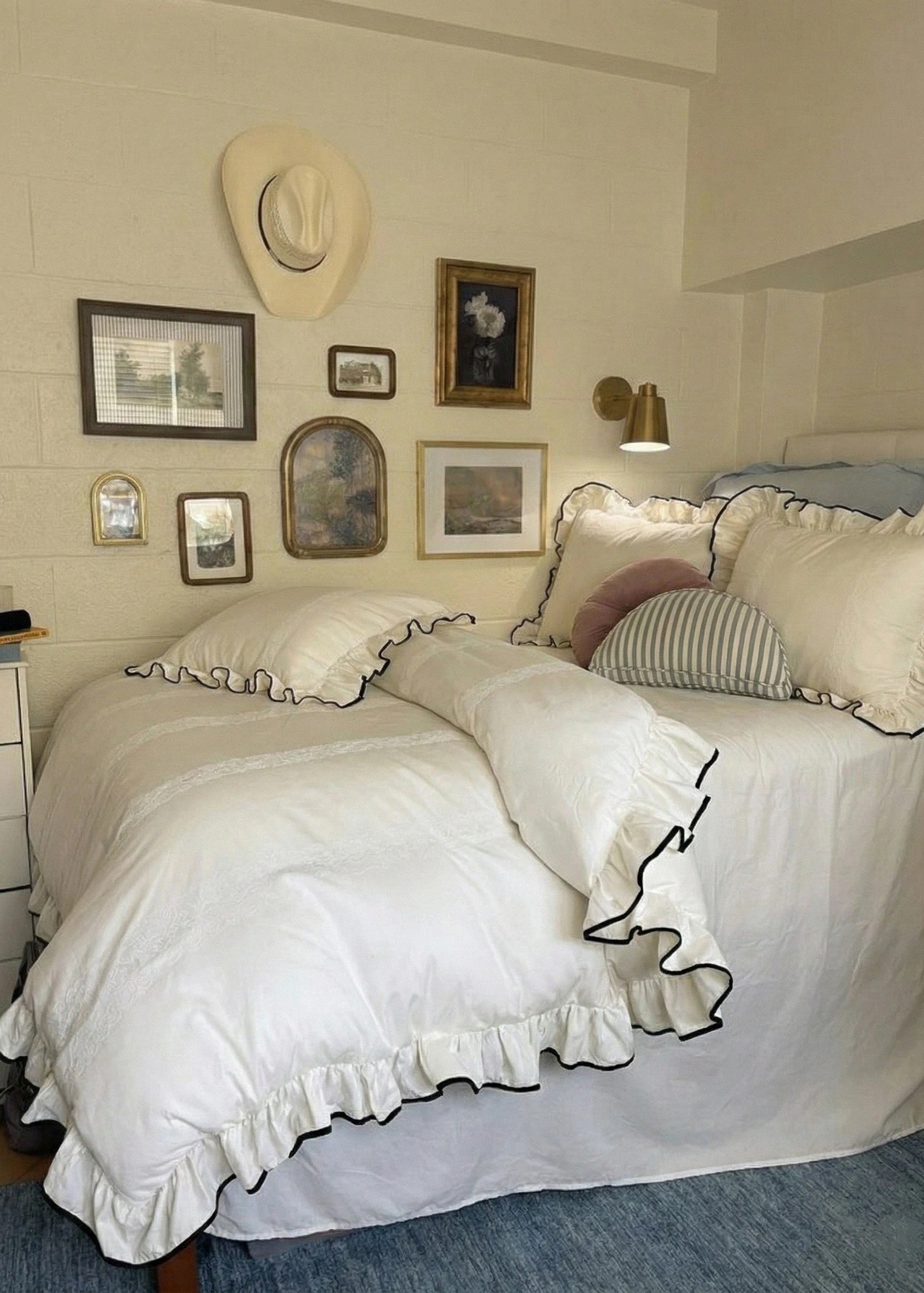  - Ever Lasting - Silky Ruffle Dorm Bedding Set / Ivory White - Bedding Set - Ever Lasting