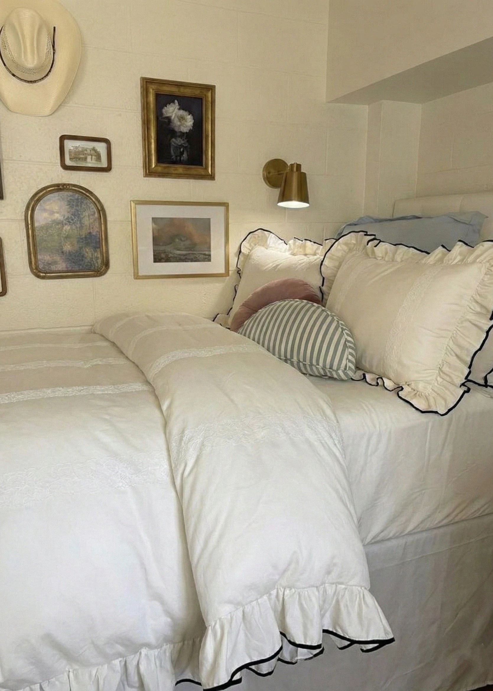  - Ever Lasting - Silky Ruffle Dorm Bedding Set / Ivory White - Bedding Set - Ever Lasting